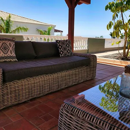 Happiness With Heated Swimming Pool Вілла