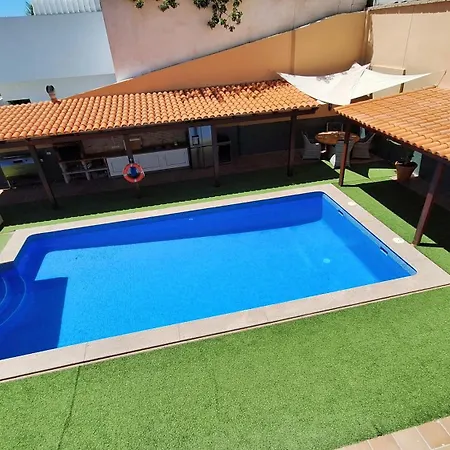 빌라 Happiness With Heated Swimming Pool *