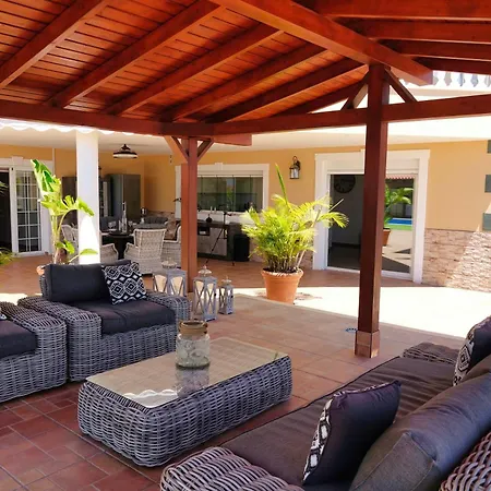 Вілла Happiness With Heated Swimming Pool