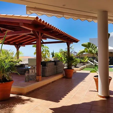 Happiness With Heated Swimming Pool Вілла Адехе