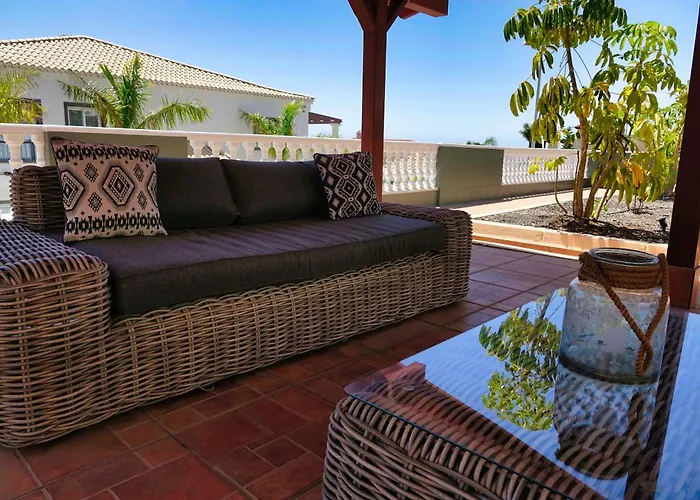 Happiness With Heated Swimming Pool Вілла