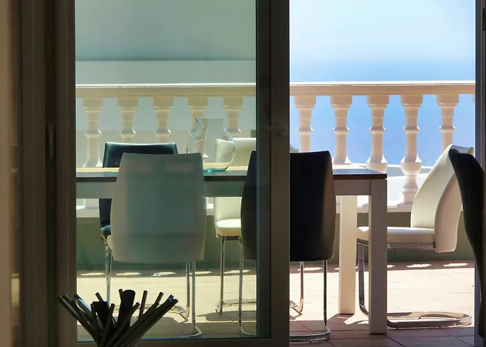 Happiness With Heated Swimming Pool Адехе