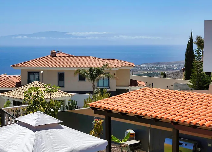 Вілла Happiness With Heated Swimming Pool Адехе