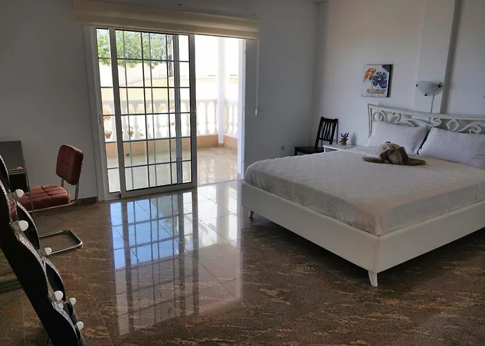 Вілла Happiness With Heated Swimming Pool *