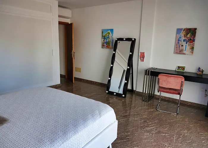 Happiness With Heated Swimming Pool Вілла Адехе