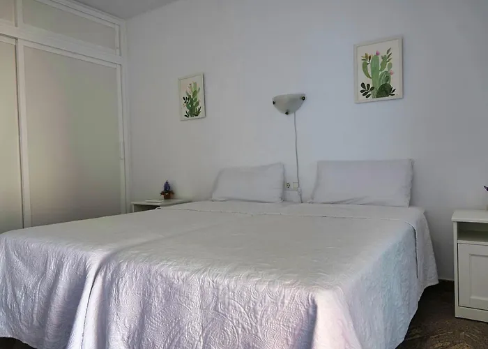 Happiness With Heated Swimming Pool Вілла