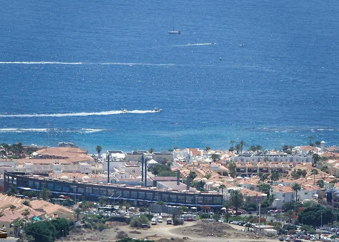 Вілла Happiness With Heated Swimming Pool