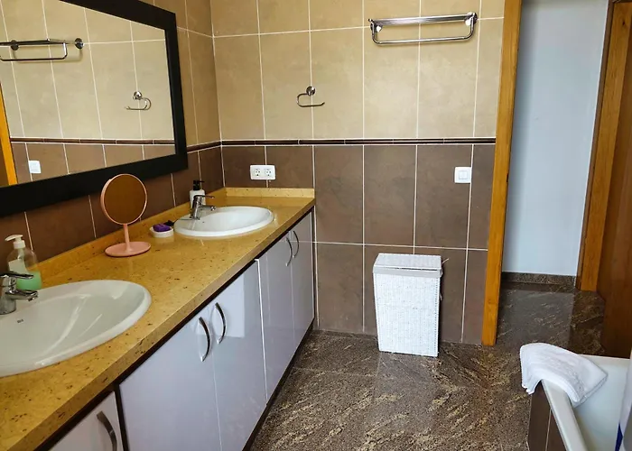 Happiness With Heated Swimming Pool Вілла *