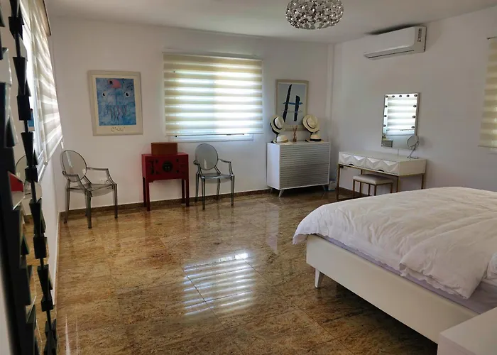 Happiness With Heated Swimming Pool * Адехе