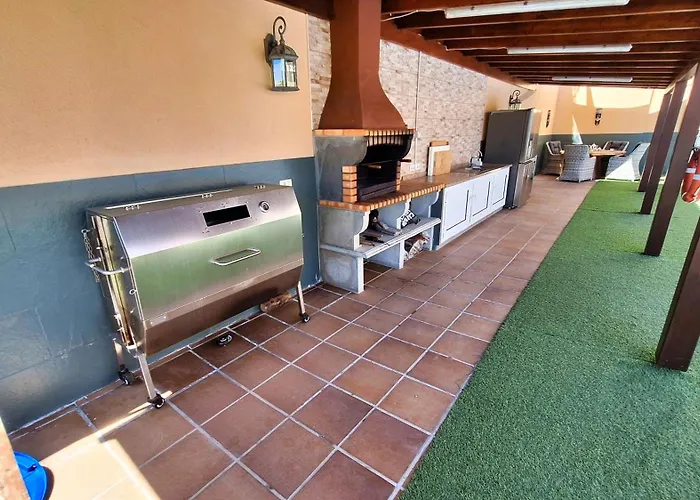 Happiness With Heated Swimming Pool Вілла