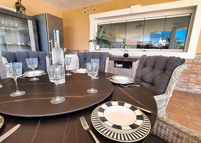 Happiness With Heated Swimming Pool Вілла *