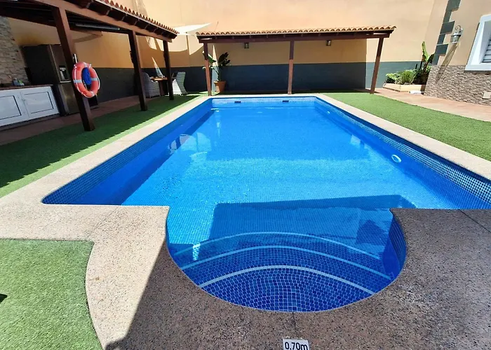 Happiness With Heated Swimming Pool Вілла Адехе