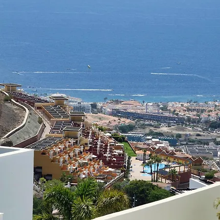 Happiness With Heated Swimming Pool 빌라 아데제