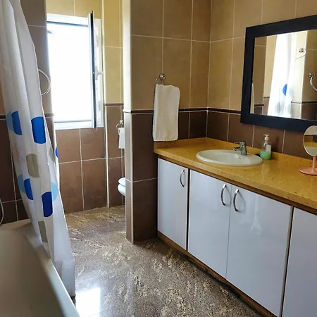 Happiness With Heated Swimming Pool 빌라 아데제