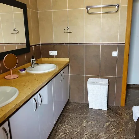 Happiness With Heated Swimming Pool 빌라 *