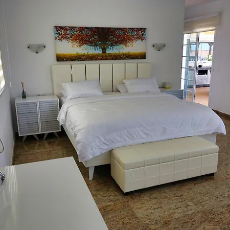 빌라 Happiness With Heated Swimming Pool *