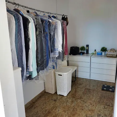 빌라 Happiness With Heated Swimming Pool