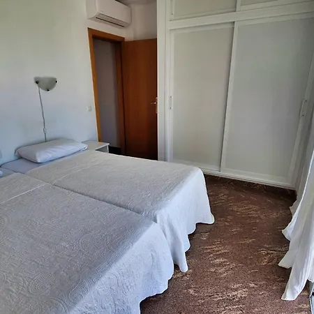 Happiness With Heated Swimming Pool 빌라 *