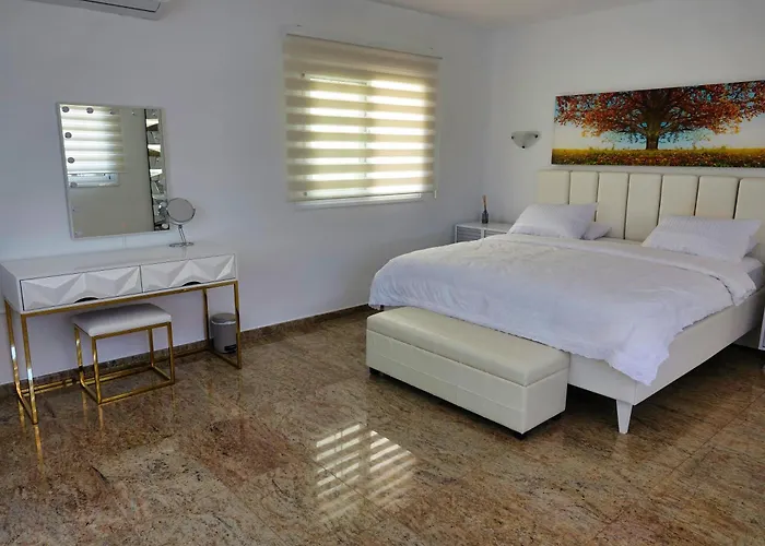 Villa Happiness With Heated Swimming Pool