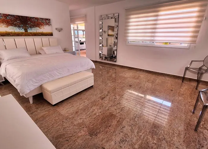 Happiness With Heated Swimming Pool Costa Adeje (Tenerife)